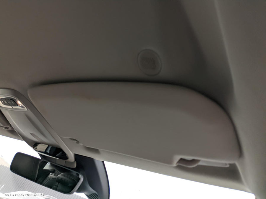 2018 Volvo S40 Left Front Door Window