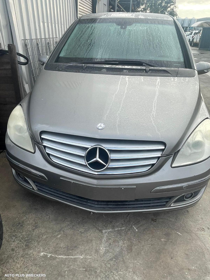 2005-2008 Mercedes B Class Left Guard