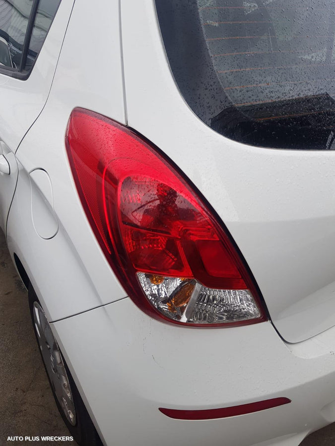 2015 Hyundai I20 Left Front Door Window