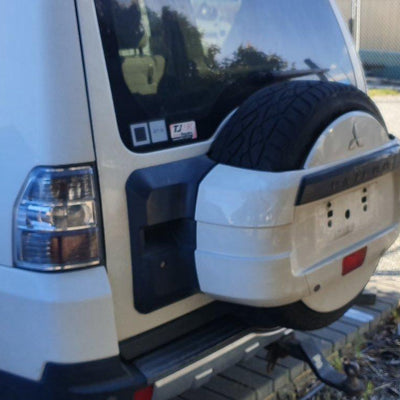 2007 Mitsubishi Pajero Right Rear Side Glass
