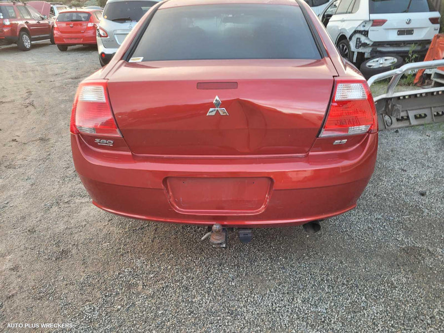 2006 Mitsubishi 380 Bonnet