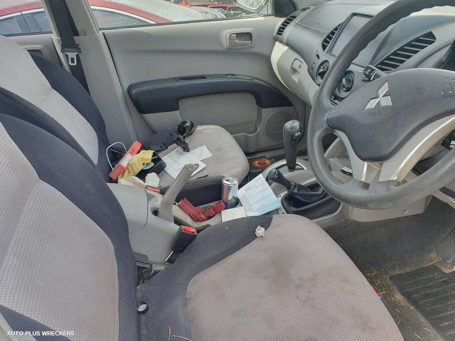 2008 Mitsubishi Triton Left Headlamp