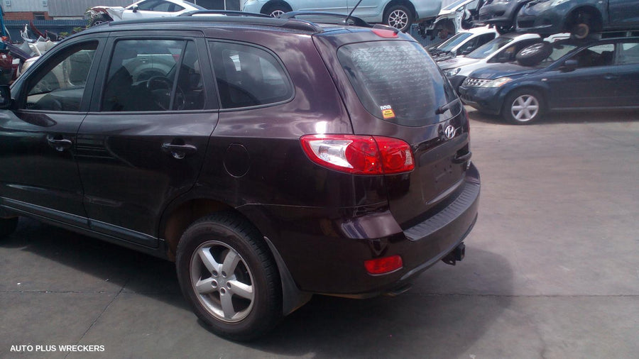 2007 Hyundai Santa Fe Rear Garnish