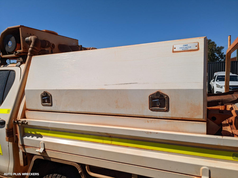 2019 Toyota Hilux Right Front Door Window