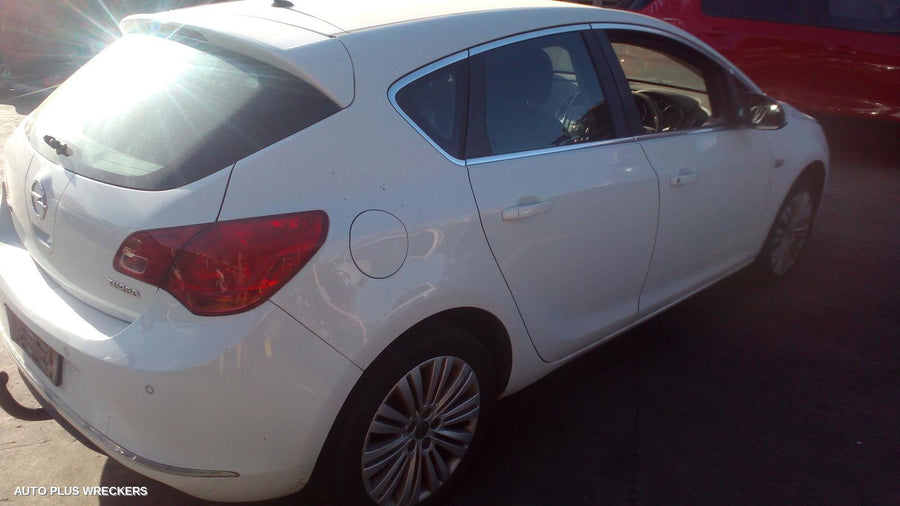 2013 Opel Astra Wiper Motor