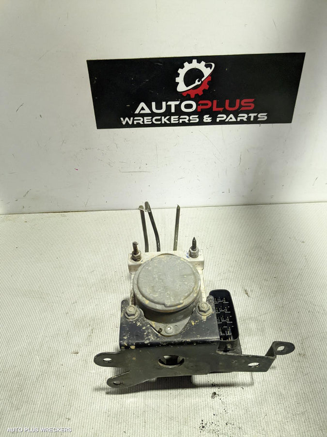 2010 Toyota Hilux Abs Pump Modulator
