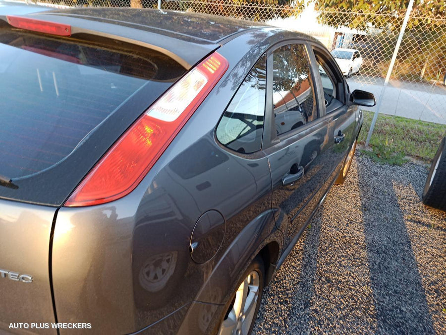 2006 Ford Focus Left Headlamp