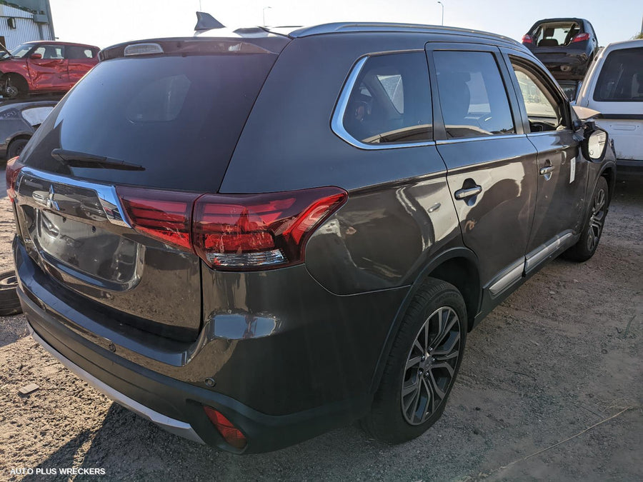 2015 Mitsubishi Outlander Headrest