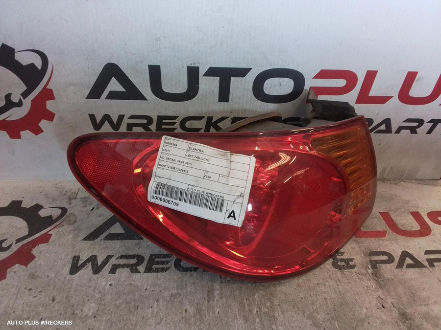2006 Hyundai Elantra Left Taillight