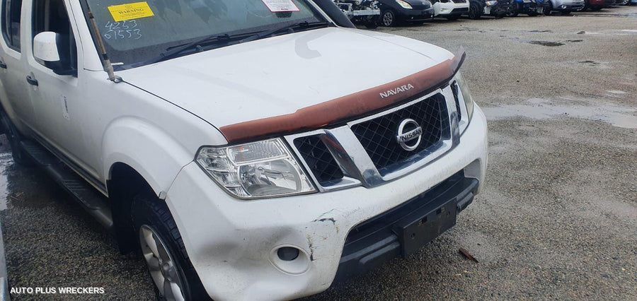 2013 Nissan Navara Right Front Door Window