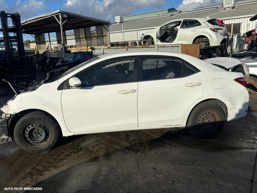 2014 Toyota Corolla Right Front Door Window