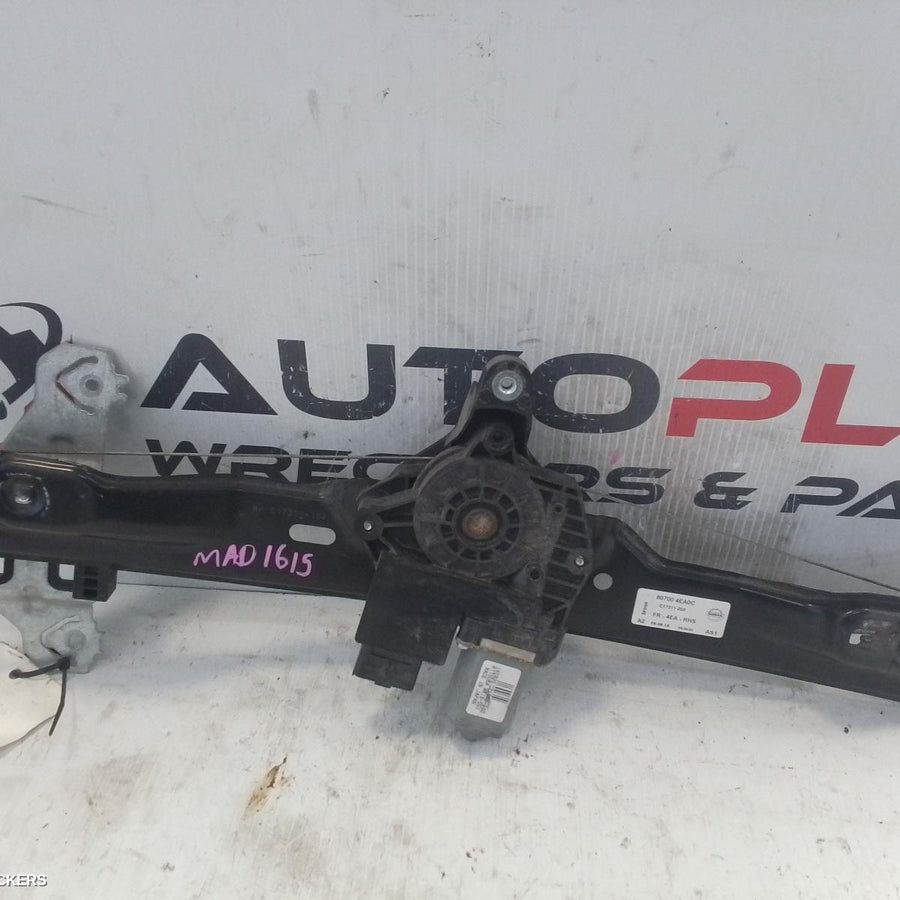 2013-2017 Nissan Qashqai Right Front Window Reg Motor