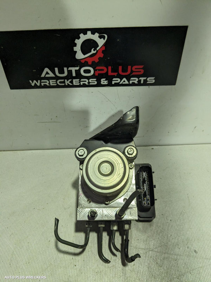 2010-2019 Nissan Juke Abs Pump Modulator