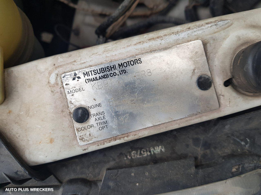 2007 Mitsubishi Triton Left Rear Door Window