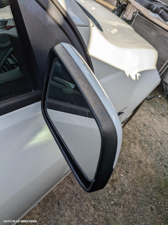 2008 Holden Commodore Right Door Mirror