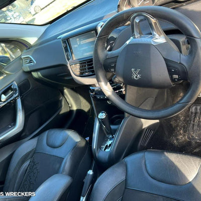 2013 Peugeot 208 Left Headlamp