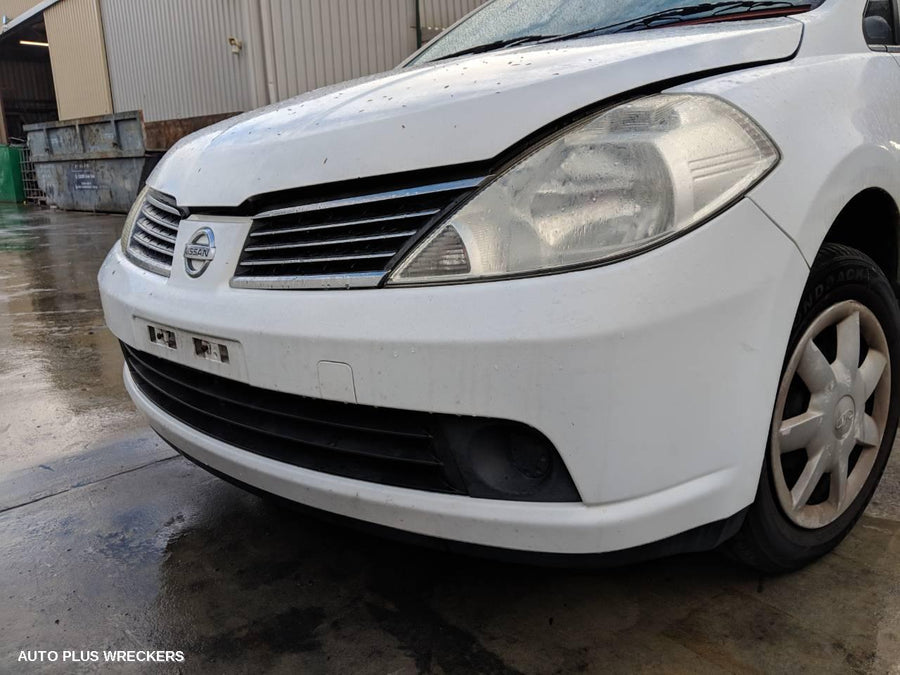 2007 Nissan Tiida Right Headlamp