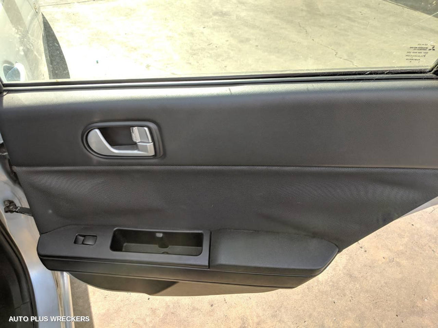 2006 Mitsubishi 380 Door Boot Gate Lock