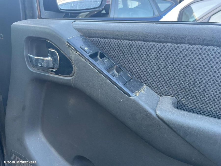 2008 Nissan Navara Left Headlamp