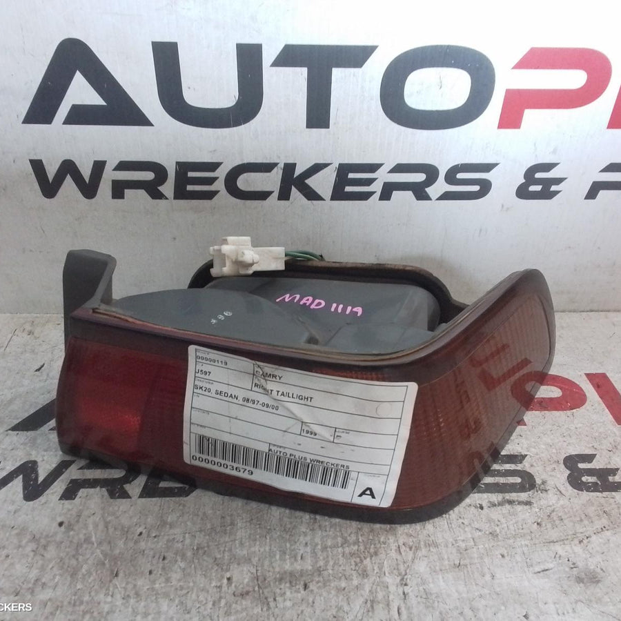 1997-2000 Toyota Camry Right Taillight