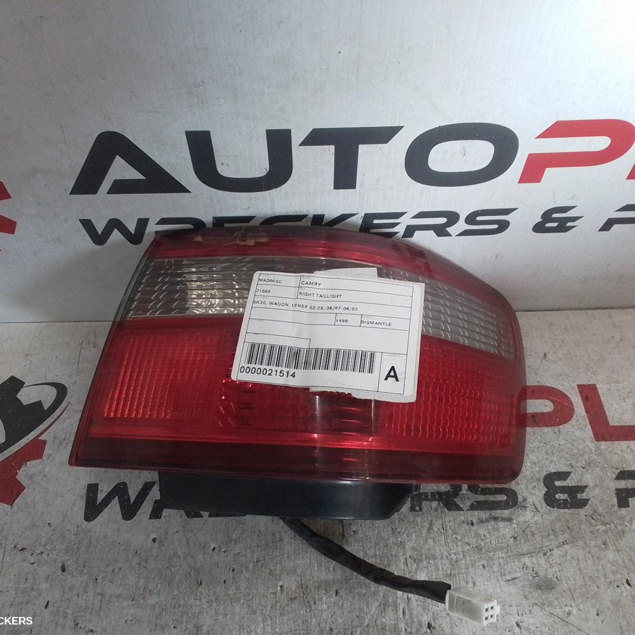 1997-2002 Toyota Camry Right Taillight