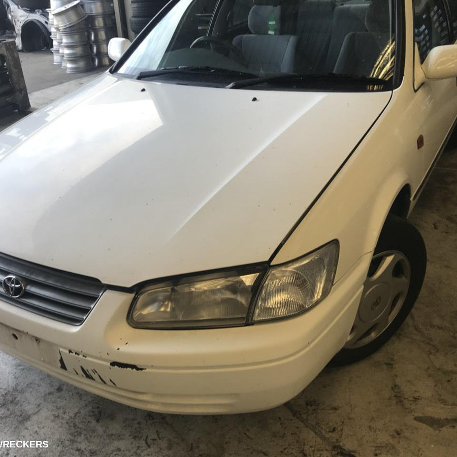 1997-2000 Toyota Camry Rear Bumper