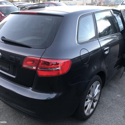 2010 Audi A3 Left Front Door