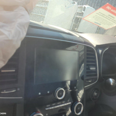 2017 Renault Kaleos Left Taillight