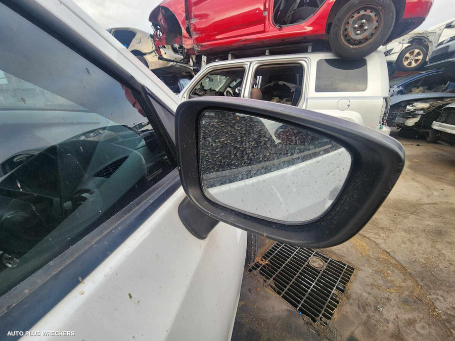 2017 Mazda 2 Right Door Mirror