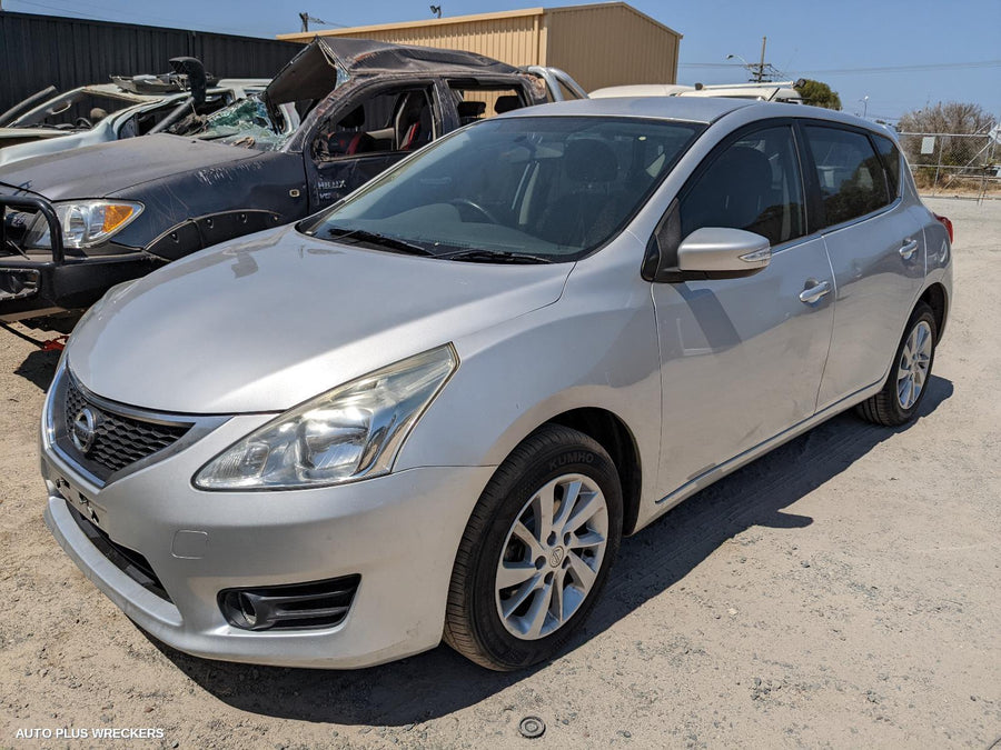 2013 Nissan Pulsar Grille