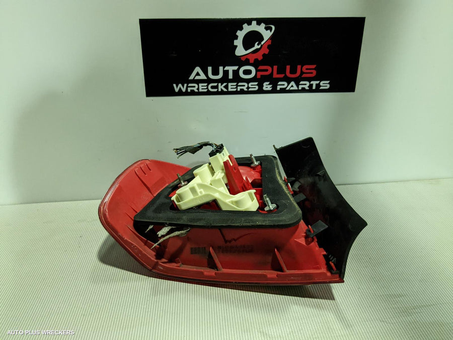 2006 Bmw 3 Series Right Taillight