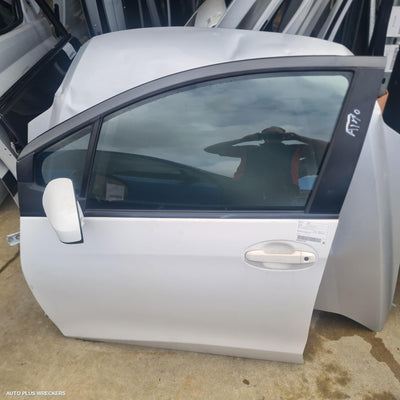 2011-2019 Toyota Yaris Left Front Door