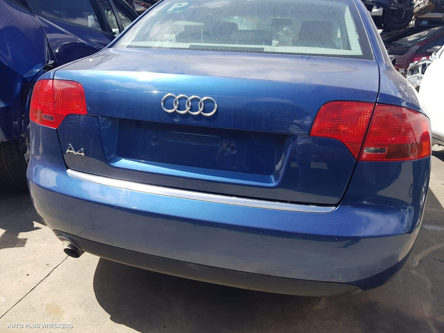 2006 Audi A4 Left Headlamp