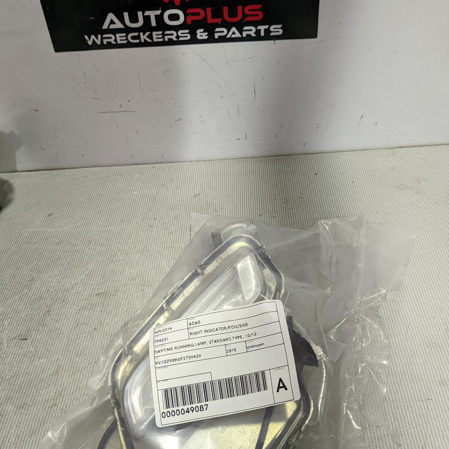 2013-2017 Volvo Xc60 Right Indicator Fog Side