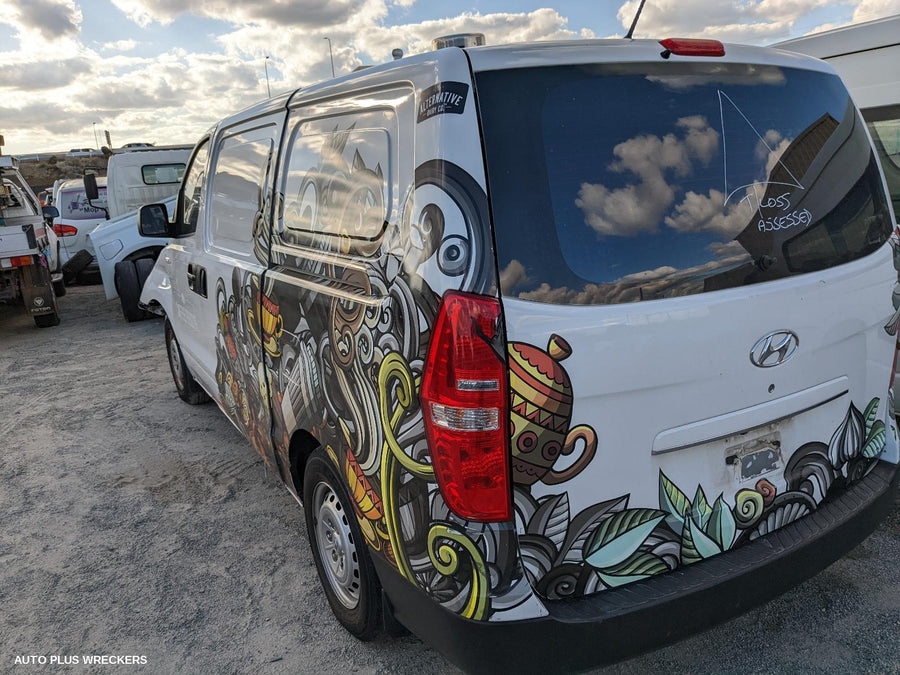 2018 Hyundai Iload/imax Door Handle