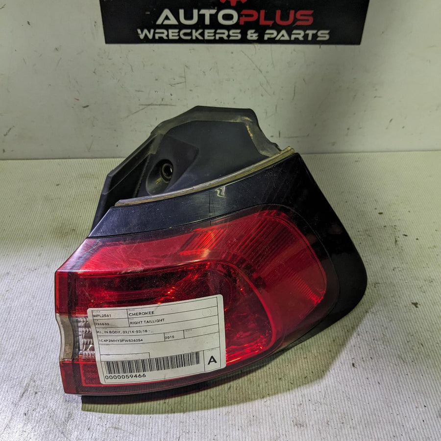 2014-2018 Jeep Cherokee Right Taillight