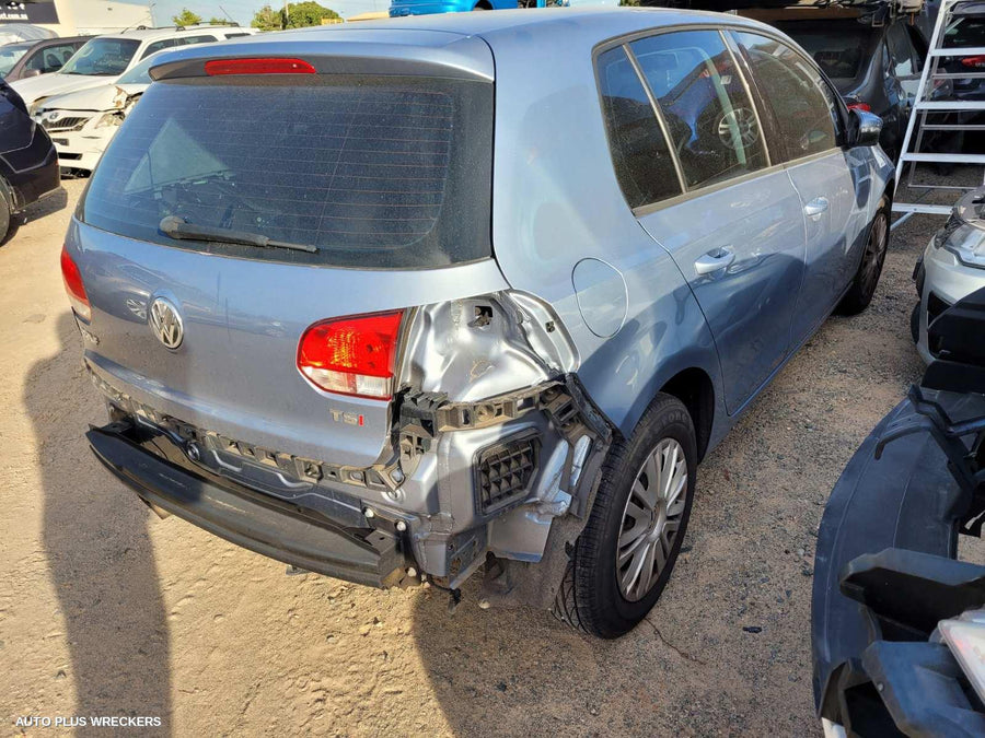 2010 Volkswagen Golf Left Taillight