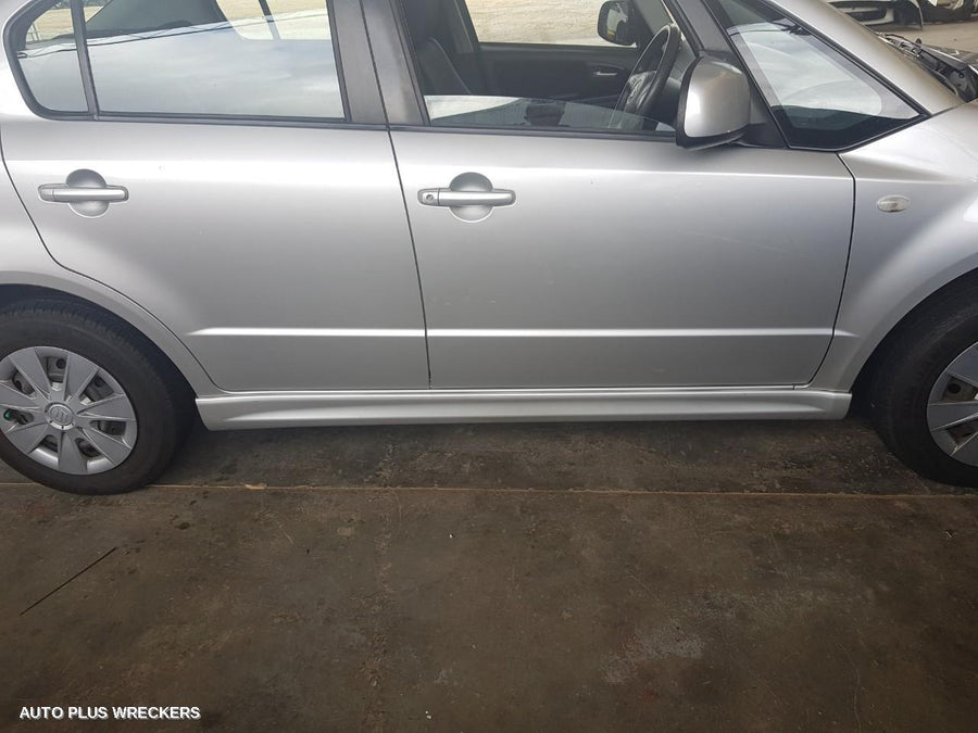 2007-2012 Suzuki Sx4 Left Rear Door Sliding