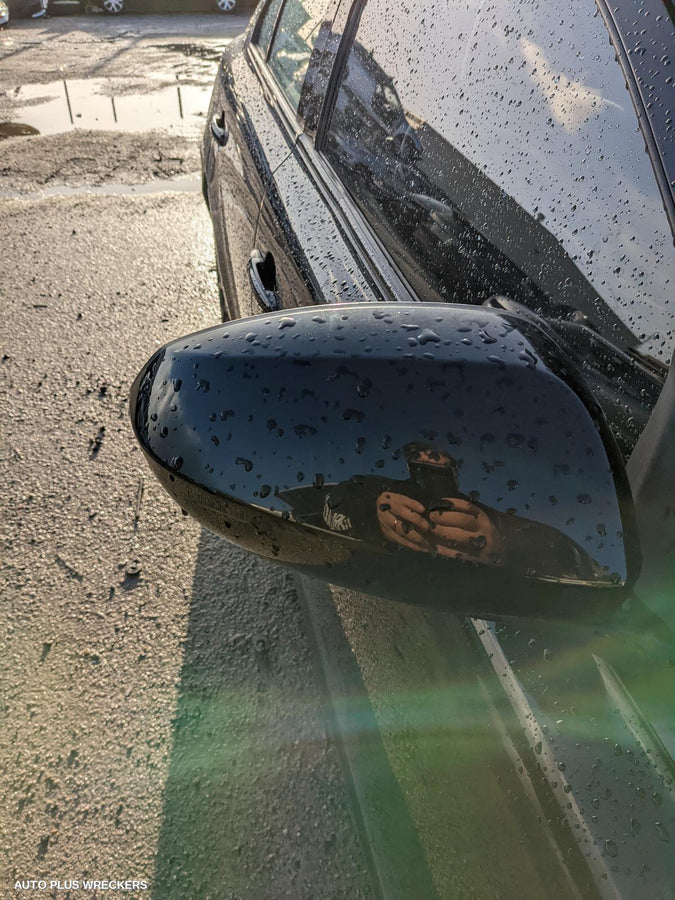 2010 Suzuki Kizashi Left Taillight