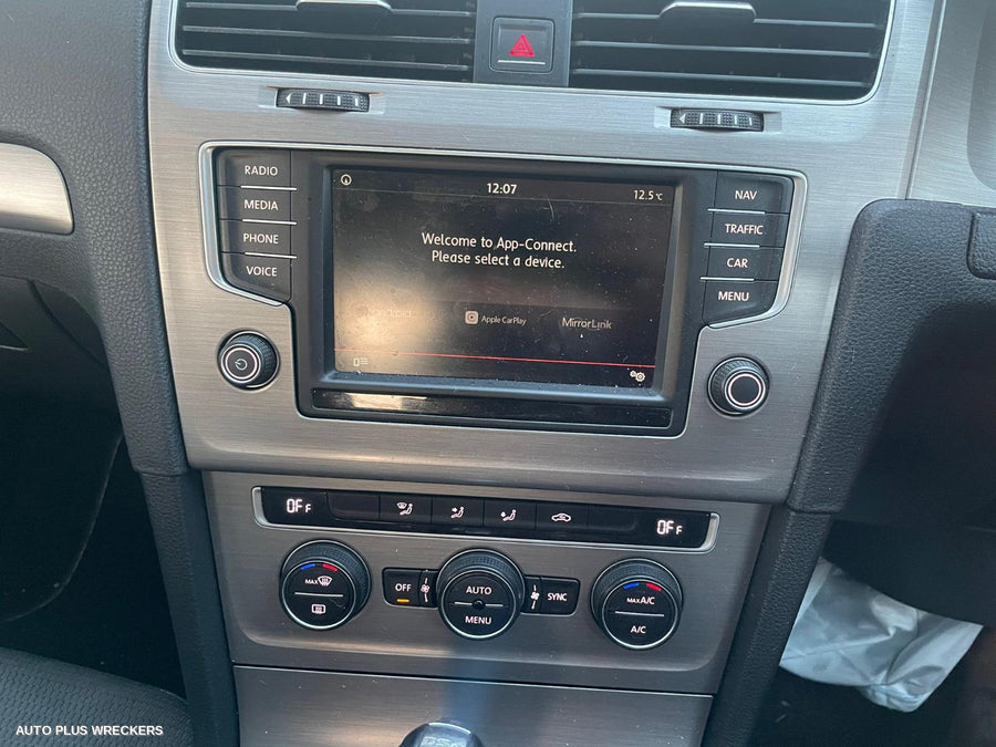 2016 Volkswagen Golf Left Taillight