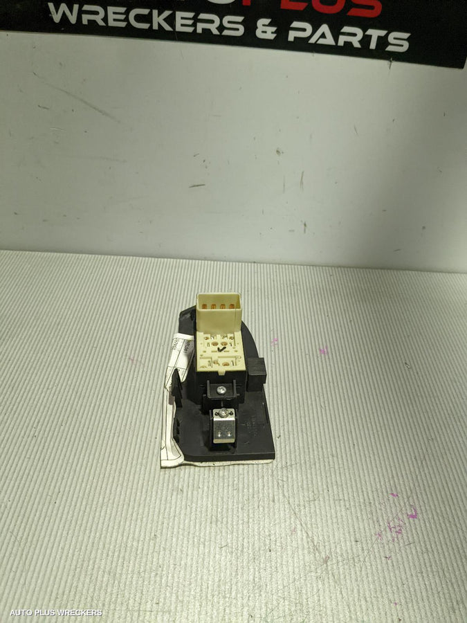 2017 Holden Captiva Pwr Dr Wind Switch