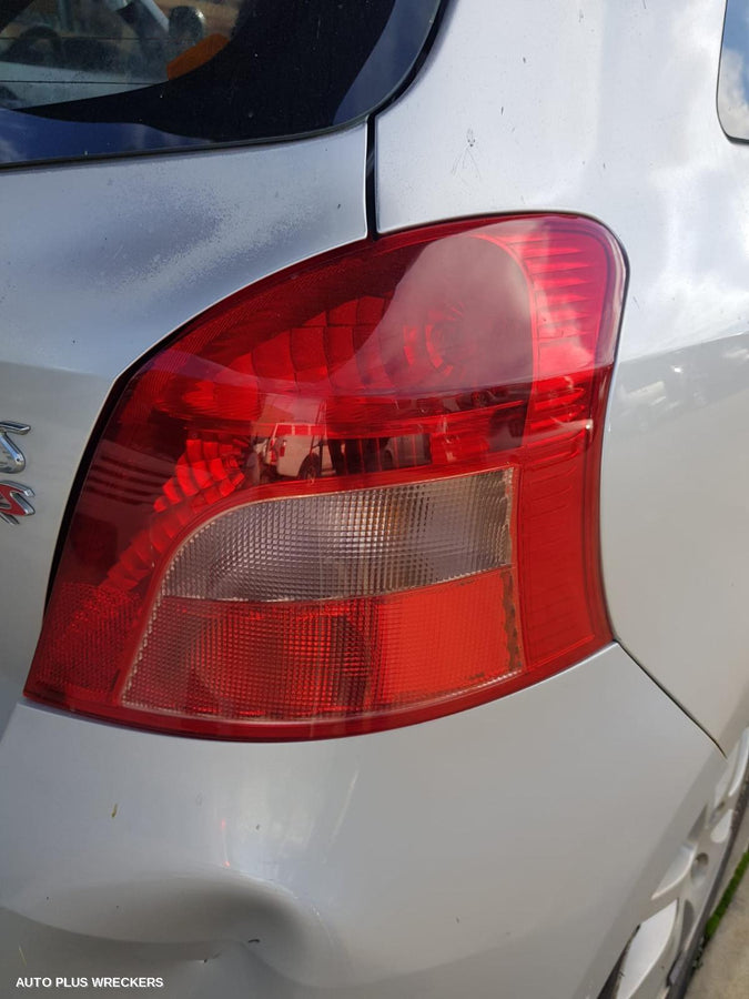 2006 Toyota Yaris Left Taillight