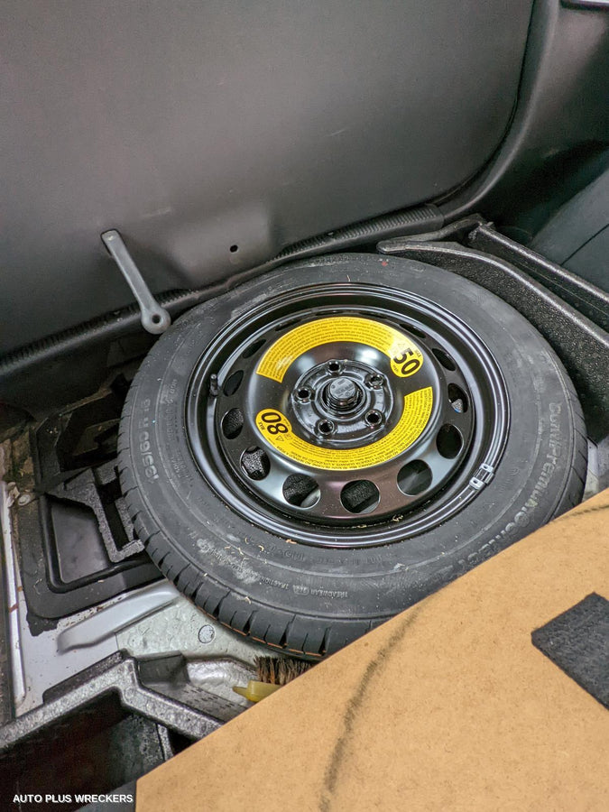 2016 Skoda Yeti Left Front Door