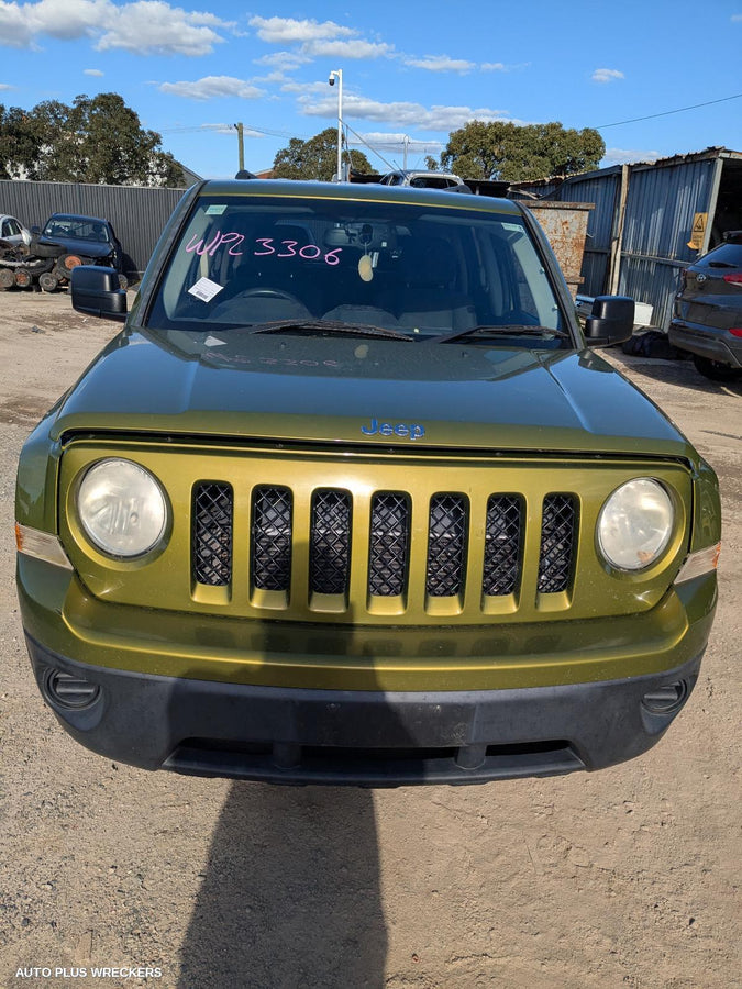 2012 Jeep Patriot Left Front Door