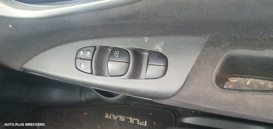 2016 Nissan Pulsar Instrument Cluster