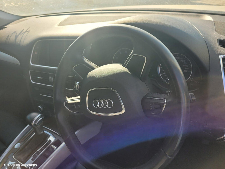 2013 Audi Q5 Left Taillight