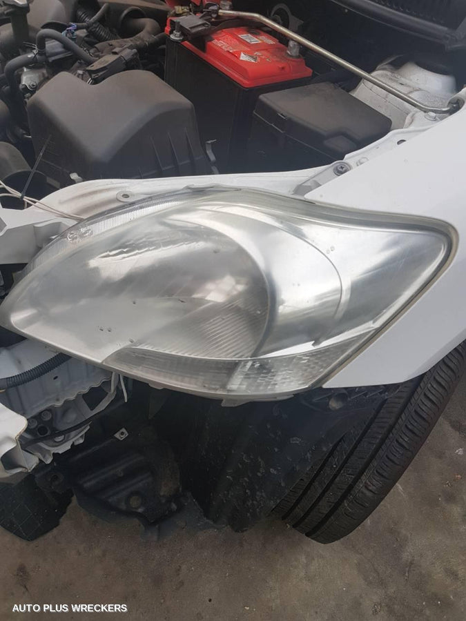 2006 Toyota Yaris Bonnet