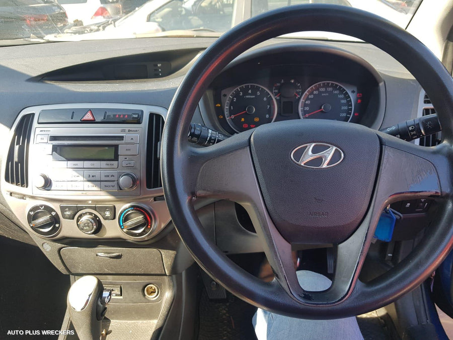 2015 HYUNDAI I20 RIGHT FRONT DOOR WINDOW