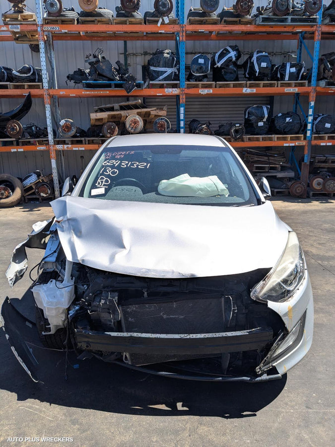 2012-2017 Hyundai I30 Left Rear Door Sliding
