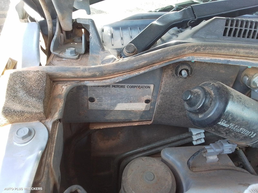 2014 Mitsubishi Pajero Body Door Mould